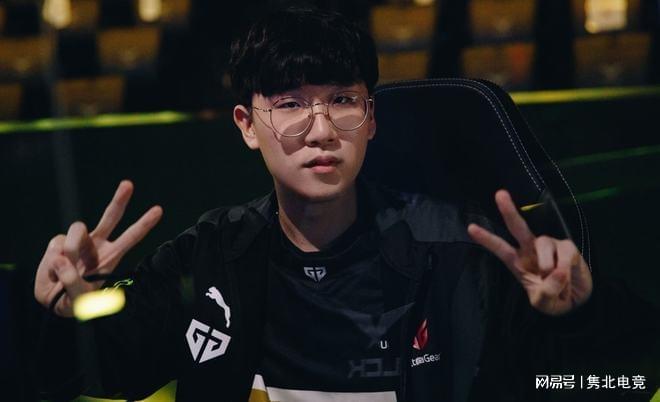 次见证了足 次见证了足