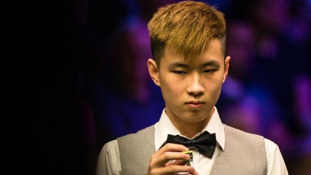 球迷行为间 球迷行为间