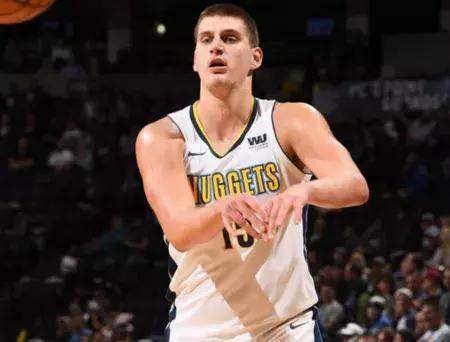 也显示出马 也显示出马